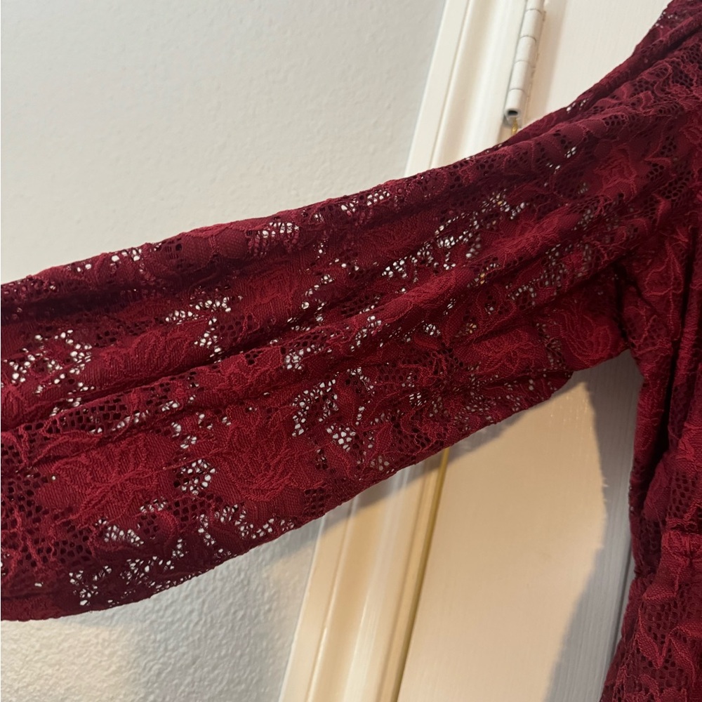 Maurice’s Red Wine lace long sleeve sheer arm peplum top plus 2x - Picture 3 of 7